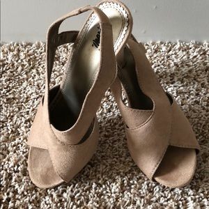 Soft synthetic suede peep toe heel